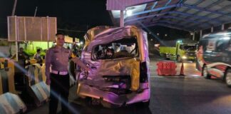 Di Duga Rem Blong, Bus Epa Star Menabrak Mobil Dan Motor