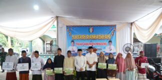 Safari Ramadan Di Ambarawa, Pj Bupati Pringsewu Serahkan Bantuan