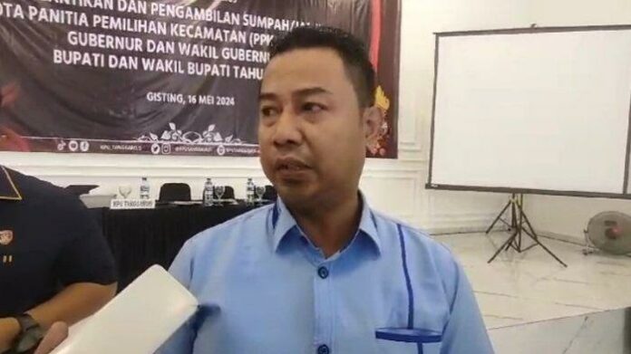 Ketua-KPU-Tanggamus-Angga-Lazuardi-jelaskan-pelantikan-100-PPK-untuk-Pilkada-2024