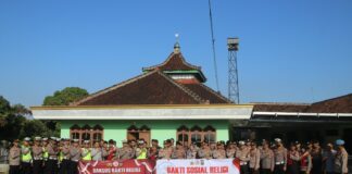 Sambut HUT Bhayangkata Ke-78, Polres Pringsewu Gelar Bakti Sosial Religi di Tempat Ibadah