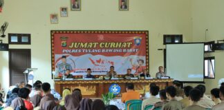 Polres Tulang Bawang Barat laksanakan Jumat Curhat Di SMAN 1 Tumijajar