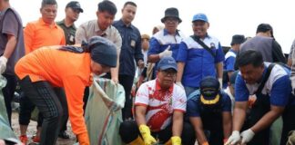 Pj Gubernur Lampung Gelar Coastal Clean Up 2024 Di Pantai Payang Panjang