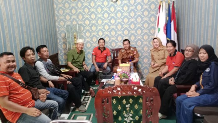 cf28a817-cbb9-440c-a3ba-11b14cc92337